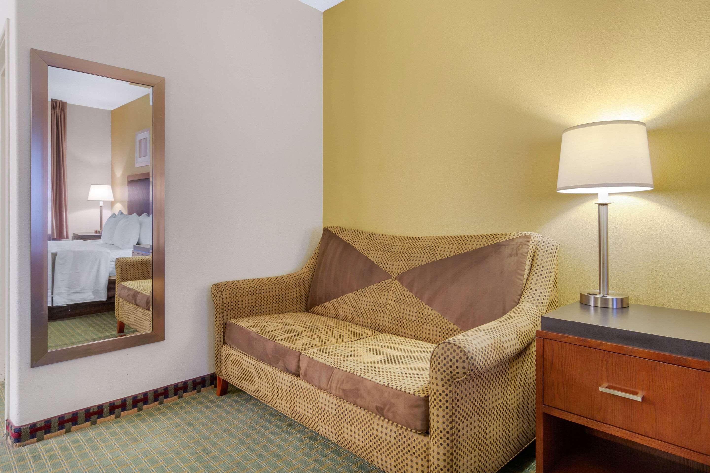 Quality Inn & Suites Lakewood - Denver Southwest Luaran gambar